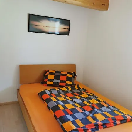 アパート Christina