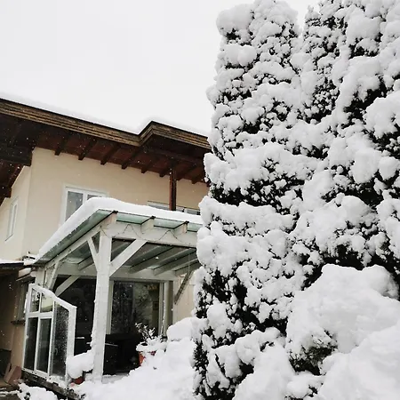 アパート Christina *